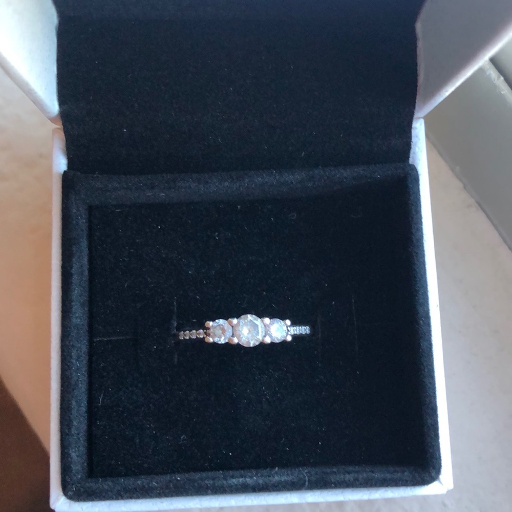 Fairytale sparkle ring. Sterling silver.